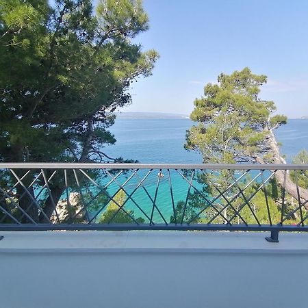 Apartmani Mares - 20 M From The Beach Брела Екстериор снимка