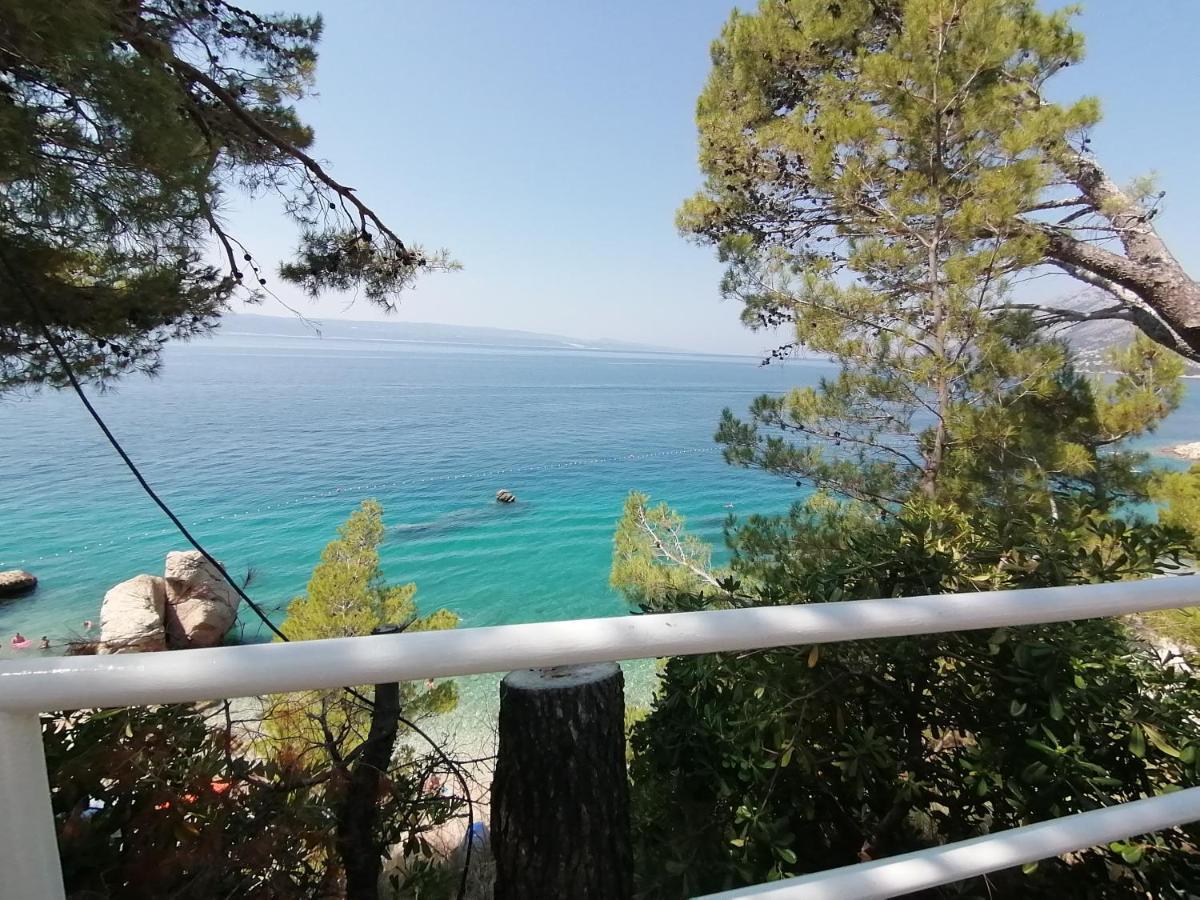 Apartmani Mares - 20 M From The Beach Брела Екстериор снимка