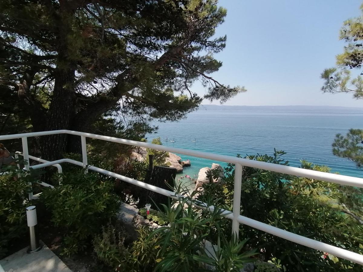 Apartmani Mares - 20 M From The Beach Брела Екстериор снимка