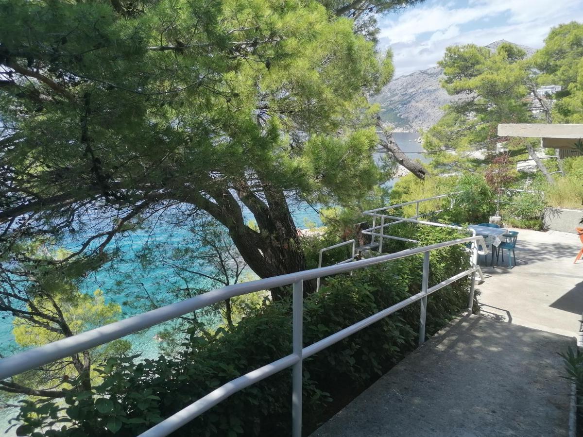 Apartmani Mares - 20 M From The Beach Брела Екстериор снимка