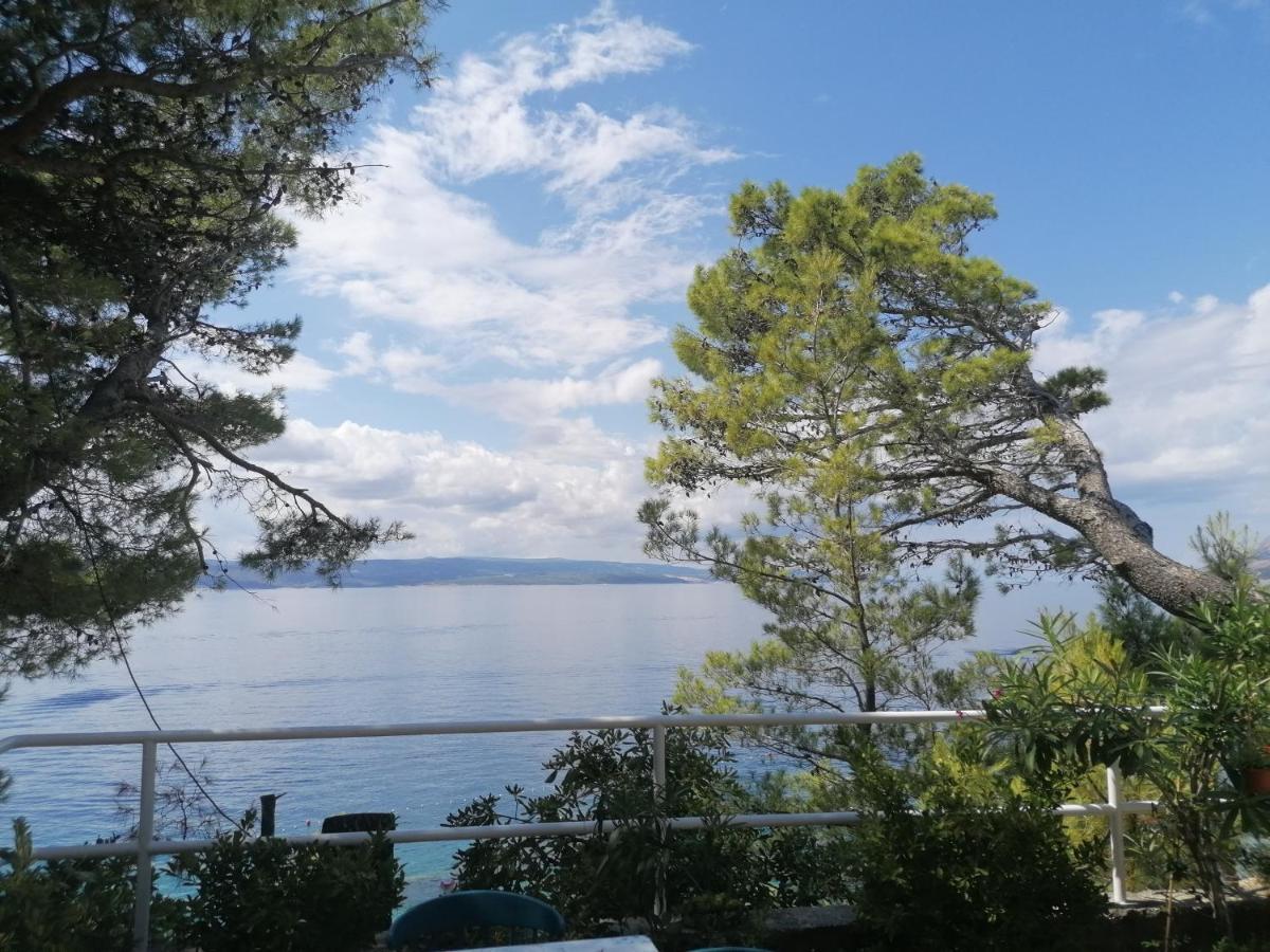 Apartmani Mares - 20 M From The Beach Брела Екстериор снимка