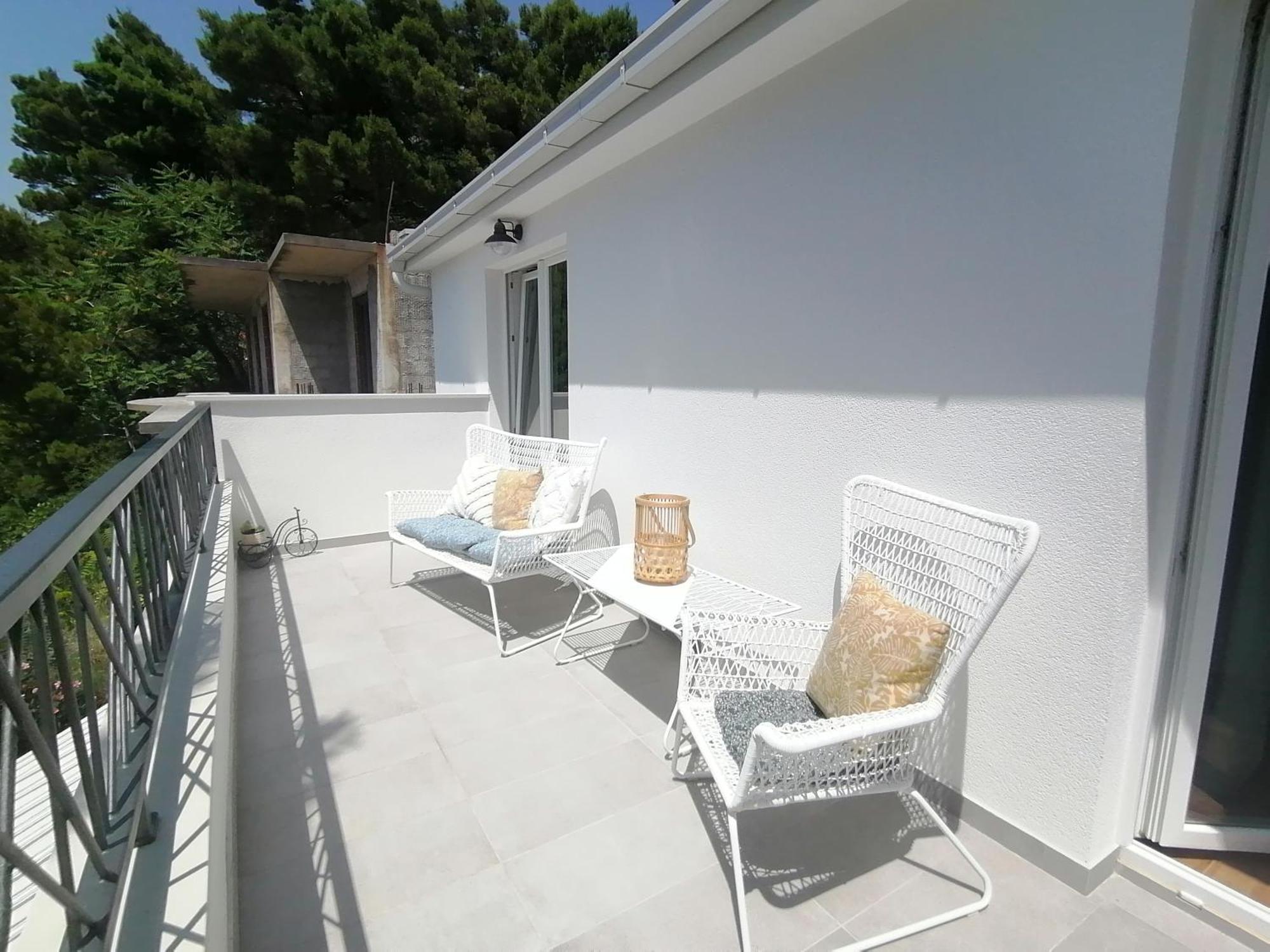 Apartmani Mares - 20 M From The Beach Брела Екстериор снимка