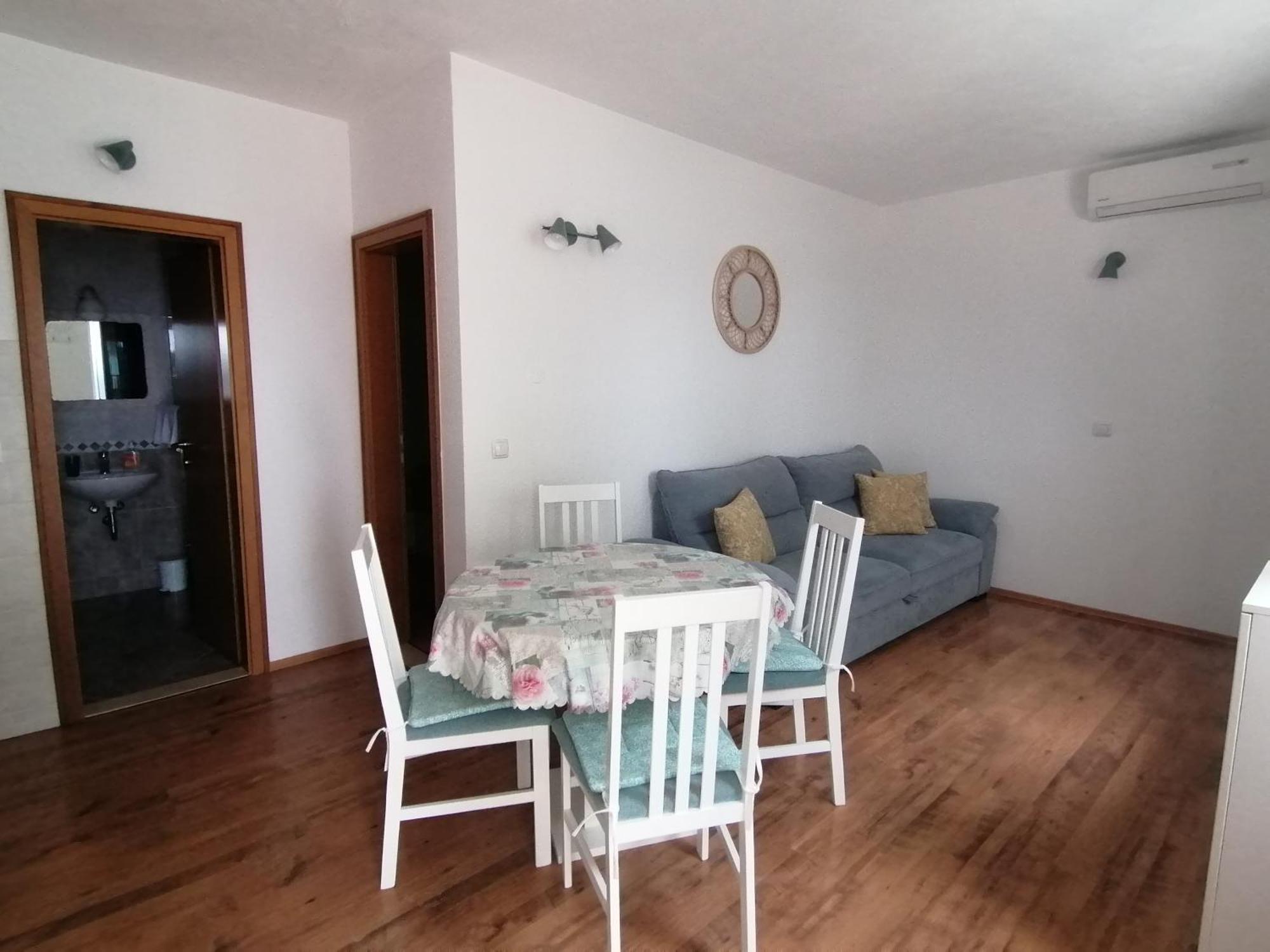 Apartmani Mares - 20 M From The Beach Брела Стая снимка